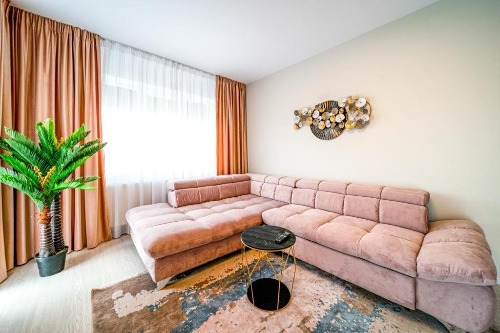 Apartmán Pink Velvet Rk Ghimbav Exteriér fotografie